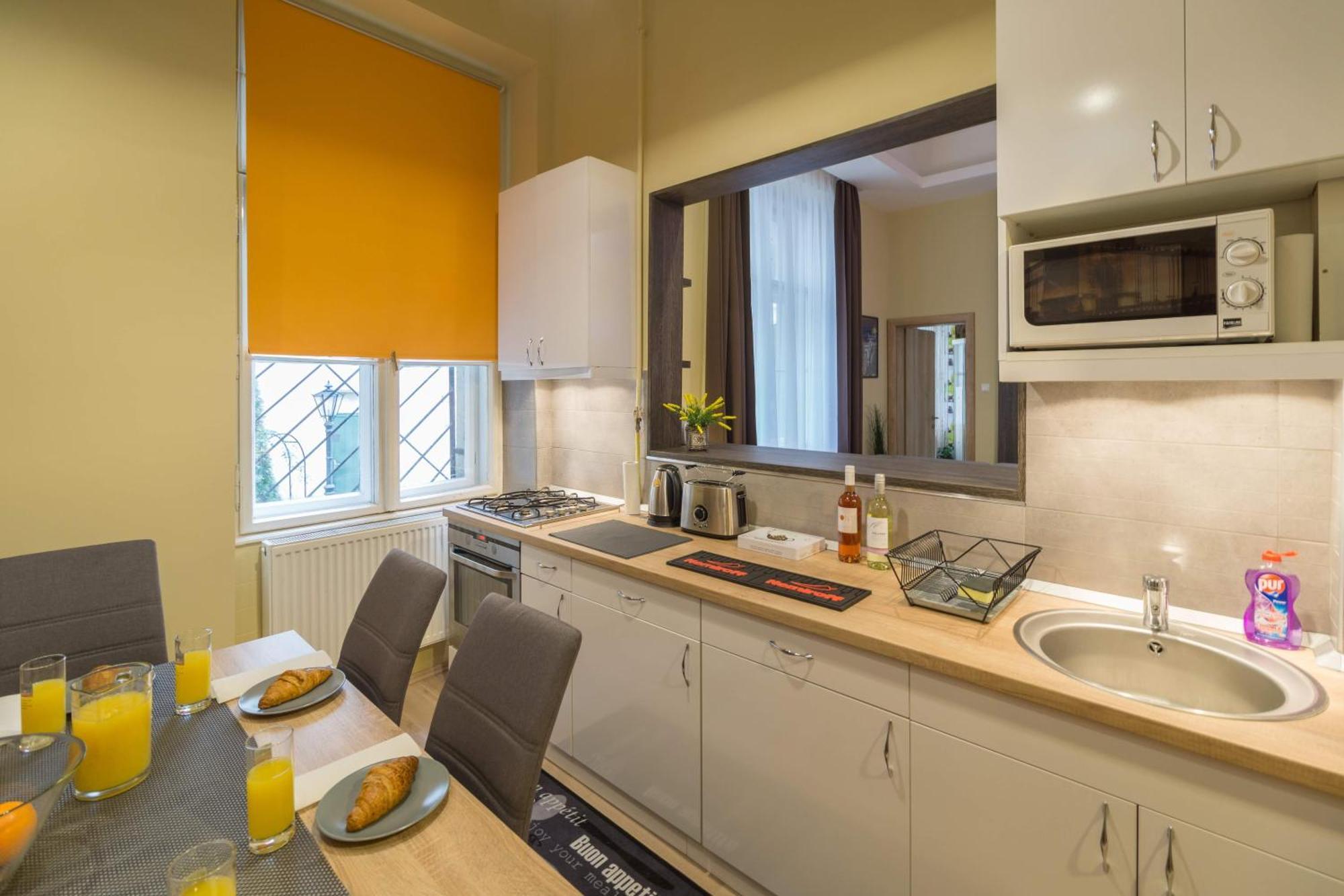 Exlcusive & City Central Located Suite By Prestige Homes Budapest Extérieur photo