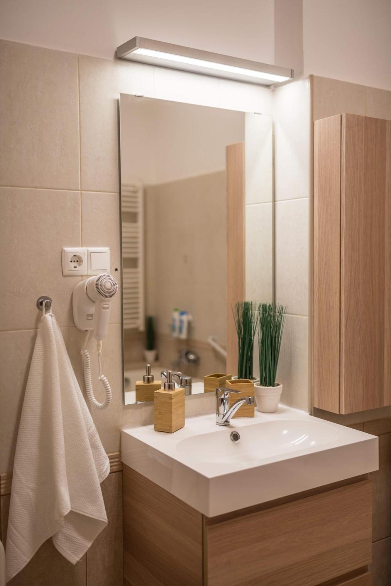 Exlcusive & City Central Located Suite By Prestige Homes Budapest Extérieur photo